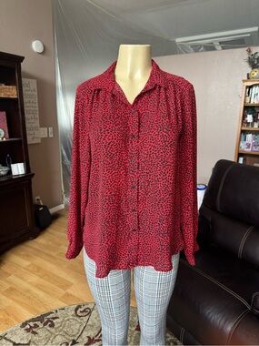 H&M red & black long sleeves button up the front blouse-size M